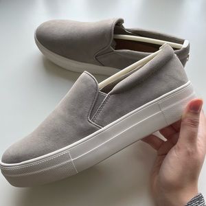 Steve Madden Gills Grey Suede